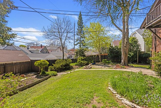 3132 New York AVENUE, Milwaukee, WI 53207