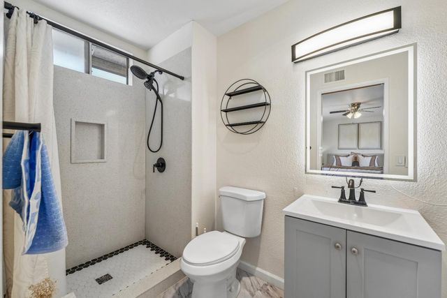 760 W 9th Street, Gilroy, CA 95020