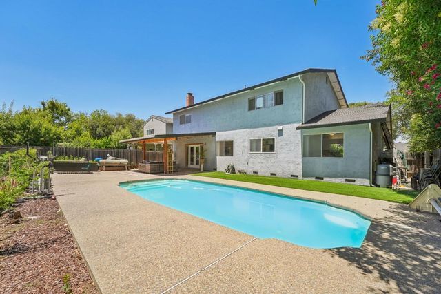 760 W 9th Street, Gilroy, CA 95020