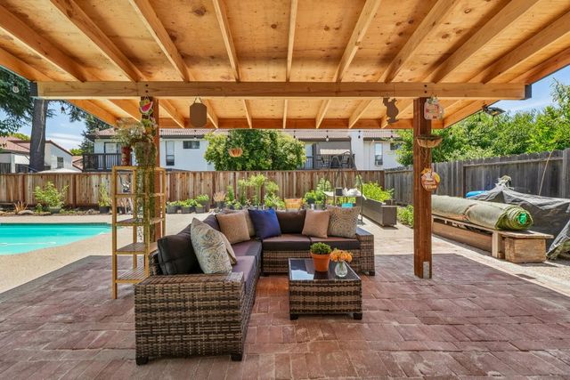760 W 9th Street, Gilroy, CA 95020