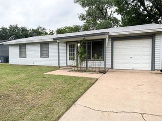 413 Freestone Drive, Euless, TX 76039