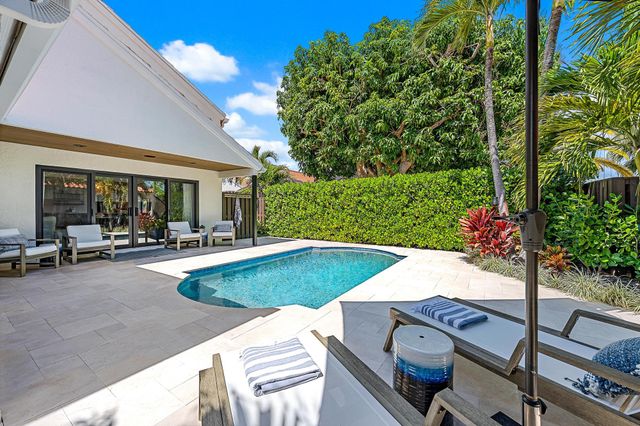 2583 La Cristal Circle, Palm Beach Gardens, FL 33410