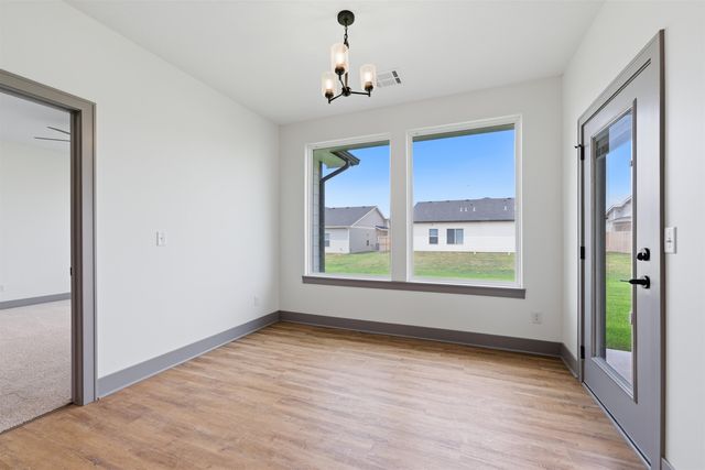 502 E Elmwood St, Park City, KS 67147