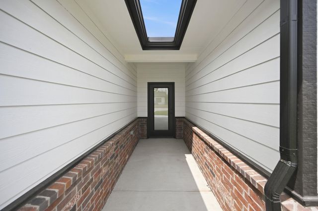 502 E Elmwood St, Park City, KS 67147