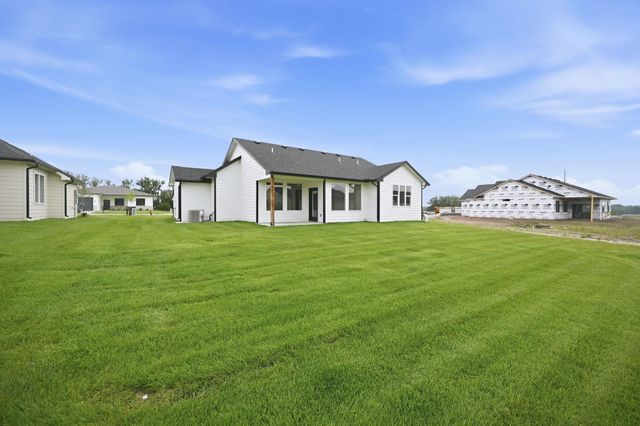 502 E Elmwood St, Park City, KS 67147