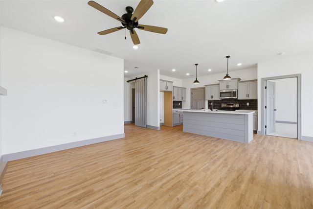 502 E Elmwood St, Park City, KS 67147