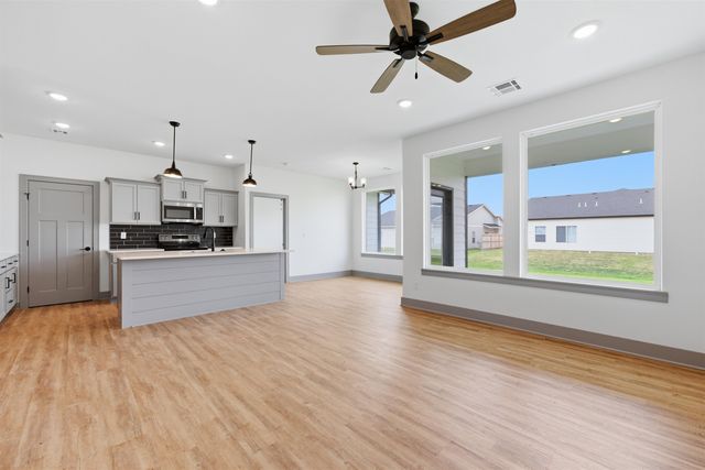 502 E Elmwood St, Park City, KS 67147