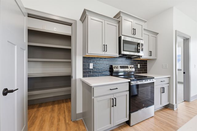 502 E Elmwood St, Park City, KS 67147