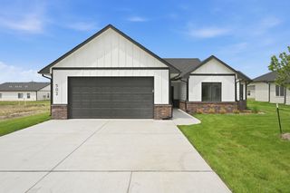 502 E Elmwood St, Park City, KS 67147
