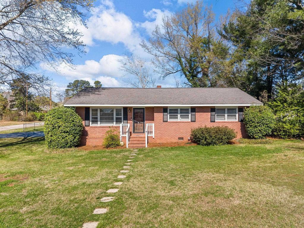 142 Woodhaven Drive, Spartanburg, SC 29307