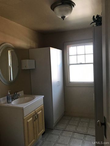 212 E Margaret Street, Iron Mountain, MI 49801