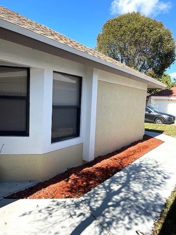 817 E Palm Run Drive, North Lauderdale, FL 33068