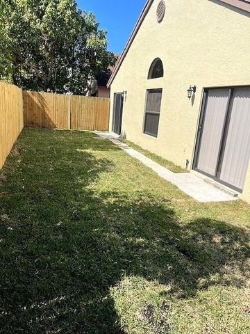 817 E Palm Run Drive, North Lauderdale, FL 33068