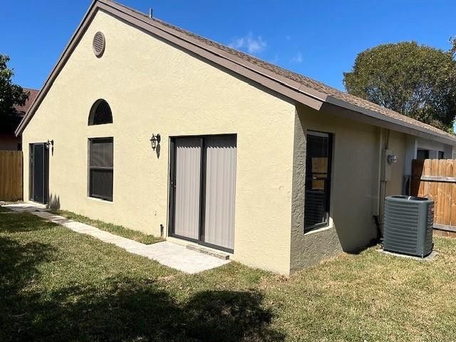 817 E Palm Run Drive, North Lauderdale, FL 33068