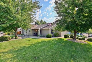 96 Mountain View Drive, Phoenix, OR 97535