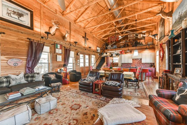 4727 County Road 19, Hallettsville, TX 77442