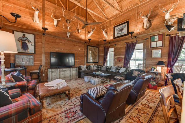 4727 County Road 19, Hallettsville, TX 77442