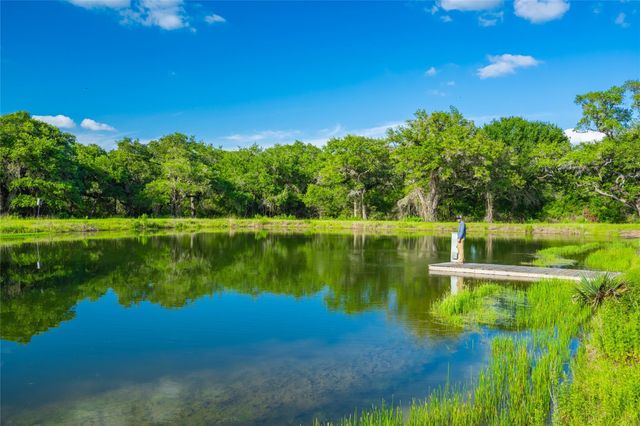 4727 County Road 19, Hallettsville, TX 77442