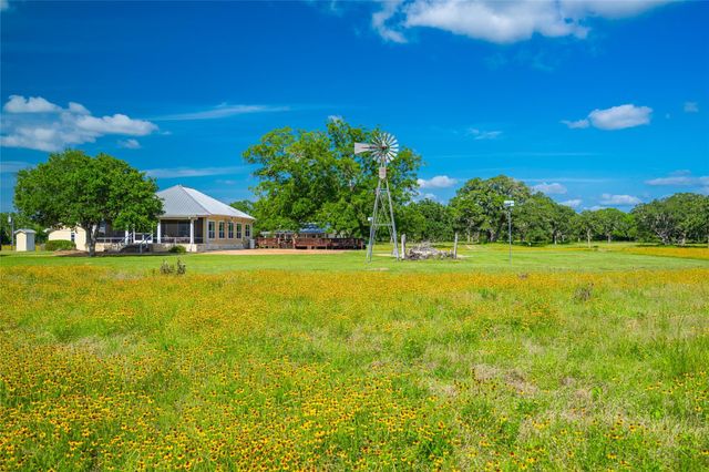 4727 County Road 19, Hallettsville, TX 77442