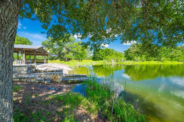 4727 County Road 19, Hallettsville, TX 77442
