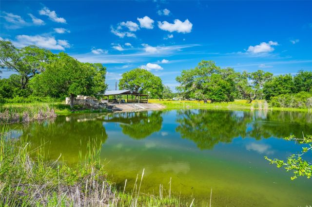 4727 County Road 19, Hallettsville, TX 77442
