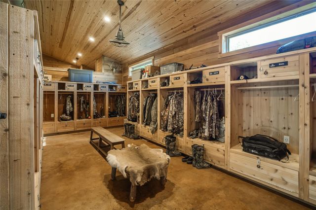 4727 County Road 19, Hallettsville, TX 77442