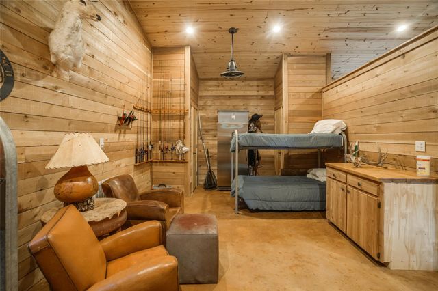 4727 County Road 19, Hallettsville, TX 77442