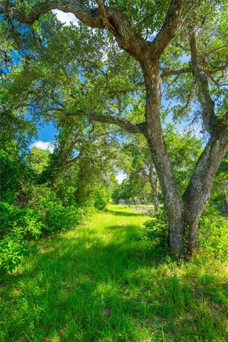 4727 County Road 19, Hallettsville, TX 77442