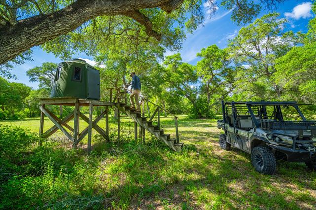 4727 County Road 19, Hallettsville, TX 77442