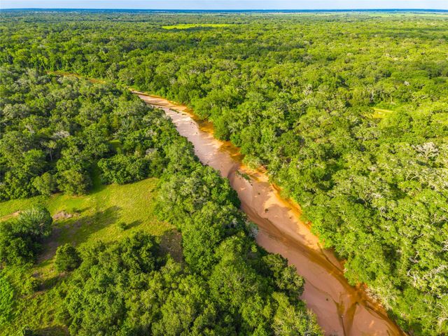 4727 County Road 19, Hallettsville, TX 77442