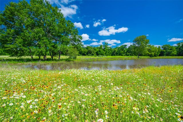 4727 County Road 19, Hallettsville, TX 77442