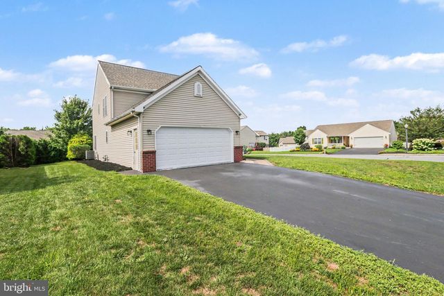 470 OAK LN, Palmyra, PA 17078