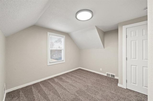 5205 E 41st Street, Kansas City, MO 64130