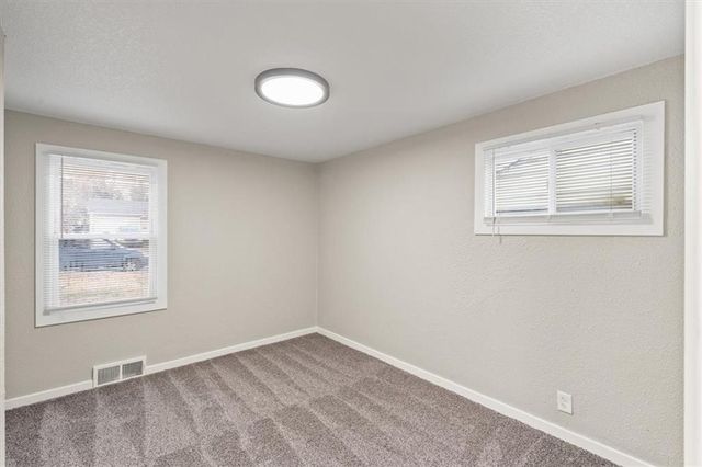 5205 E 41st Street, Kansas City, MO 64130