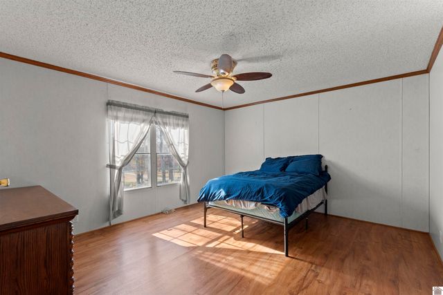 408 Shoreline Dr., New Concord, KY 42076