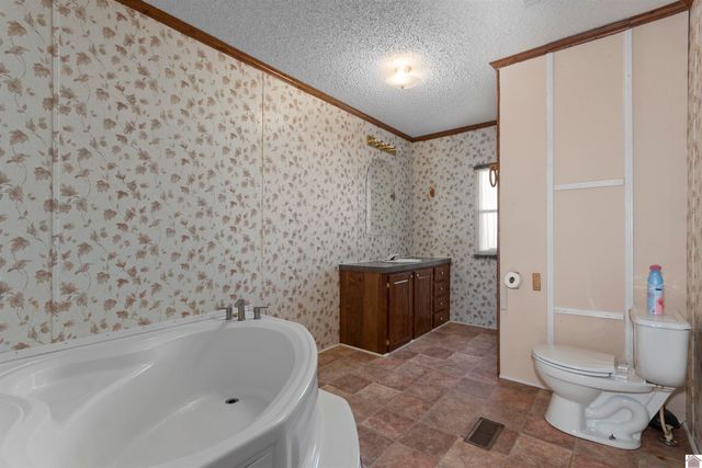 408 Shoreline Dr., New Concord, KY 42076