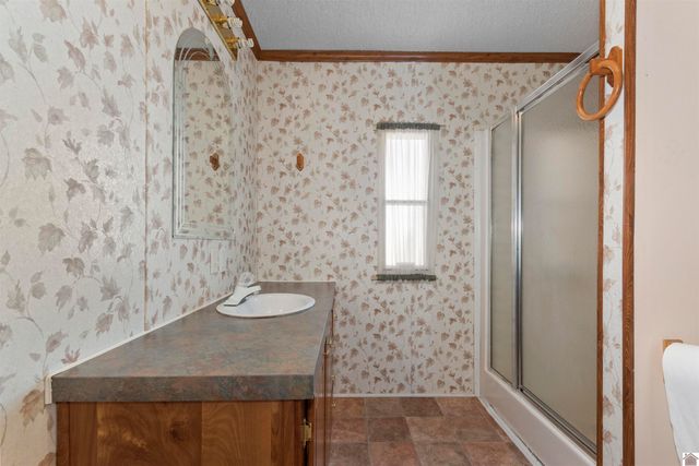 408 Shoreline Dr., New Concord, KY 42076