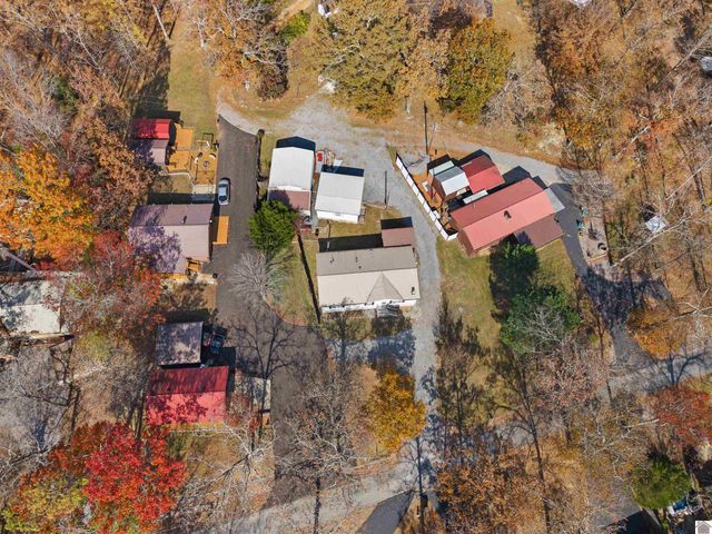 408 Shoreline Dr., New Concord, KY 42076