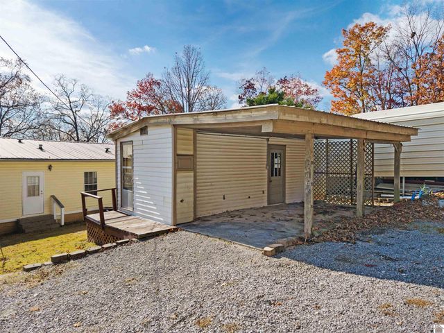 408 Shoreline Dr., New Concord, KY 42076