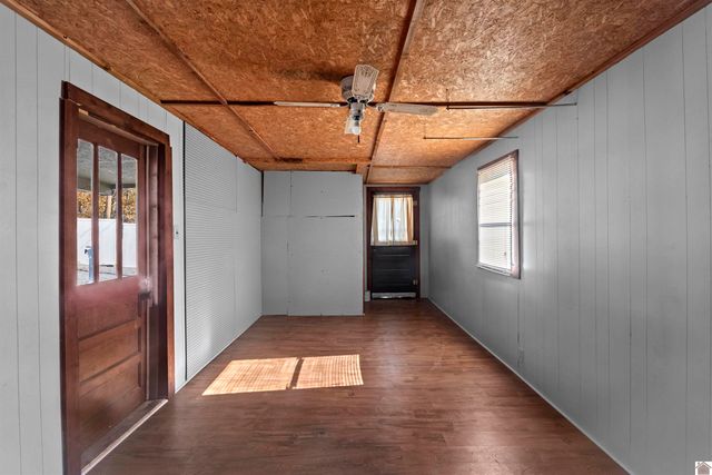 408 Shoreline Dr., New Concord, KY 42076