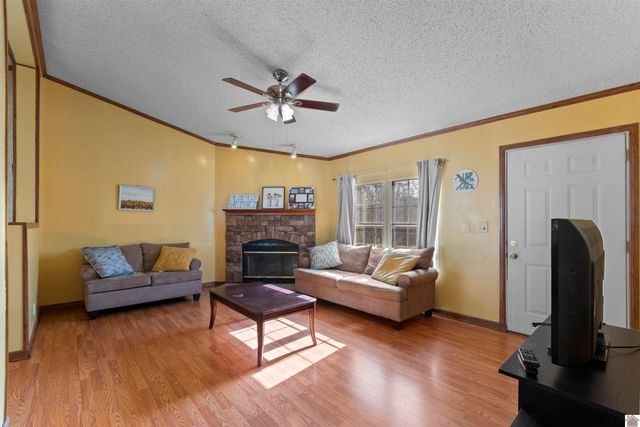 408 Shoreline Dr., New Concord, KY 42076