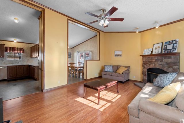 408 Shoreline Dr., New Concord, KY 42076