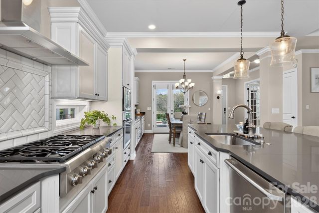 7712 Waverly Walk Avenue, Charlotte, NC 28277