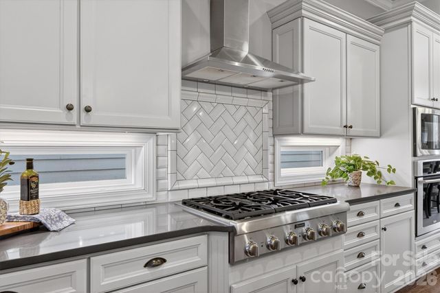 7712 Waverly Walk Avenue, Charlotte, NC 28277