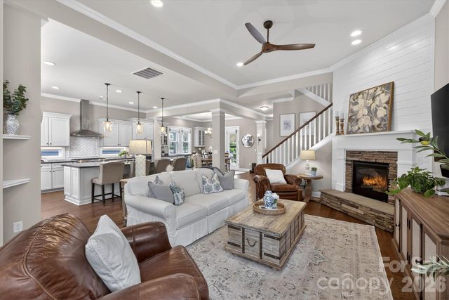 7712 Waverly Walk Avenue, Charlotte, NC 28277