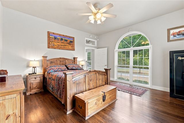 2 Wild Turkey Drive, Holiday Island, AR 72631