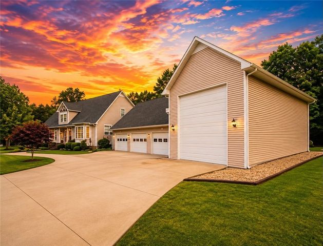 2 Wild Turkey Drive, Holiday Island, AR 72631