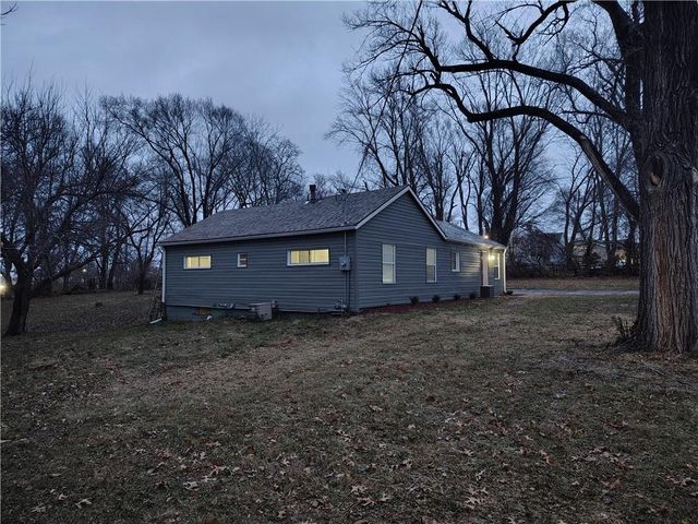 701 N Allen Road, Independence, MO 64050