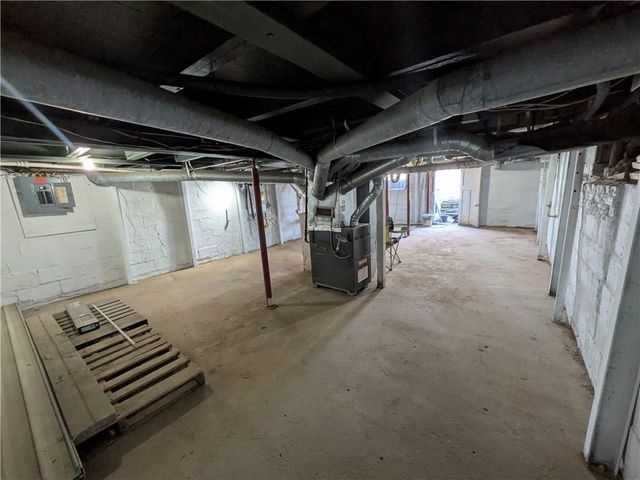 701 N Allen Road, Independence, MO 64050