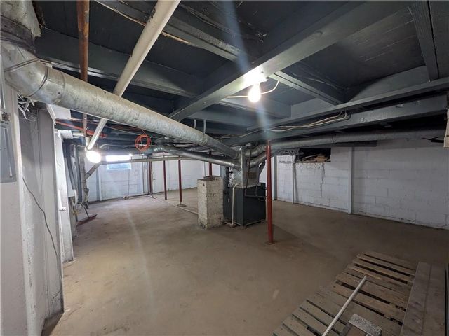 701 N Allen Road, Independence, MO 64050
